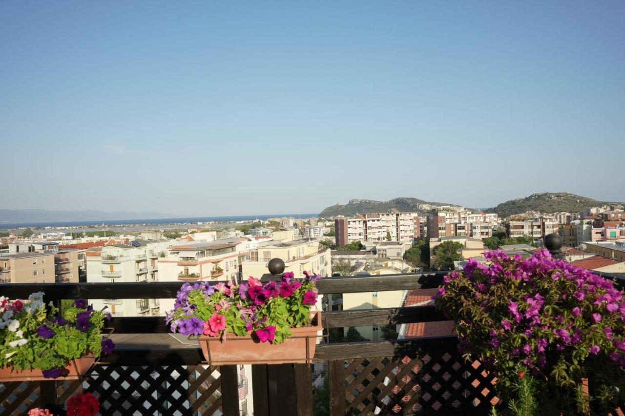 Prestigioso Attico Panoramico Cagliari Villa Bagian luar foto